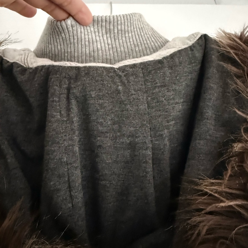 Vintage Bebe Light Gray Vest with Faux Fur Accents - Picture 5 of 6